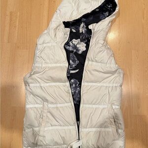 Lululemon white Hooded Puffer Vest with Floral Lining